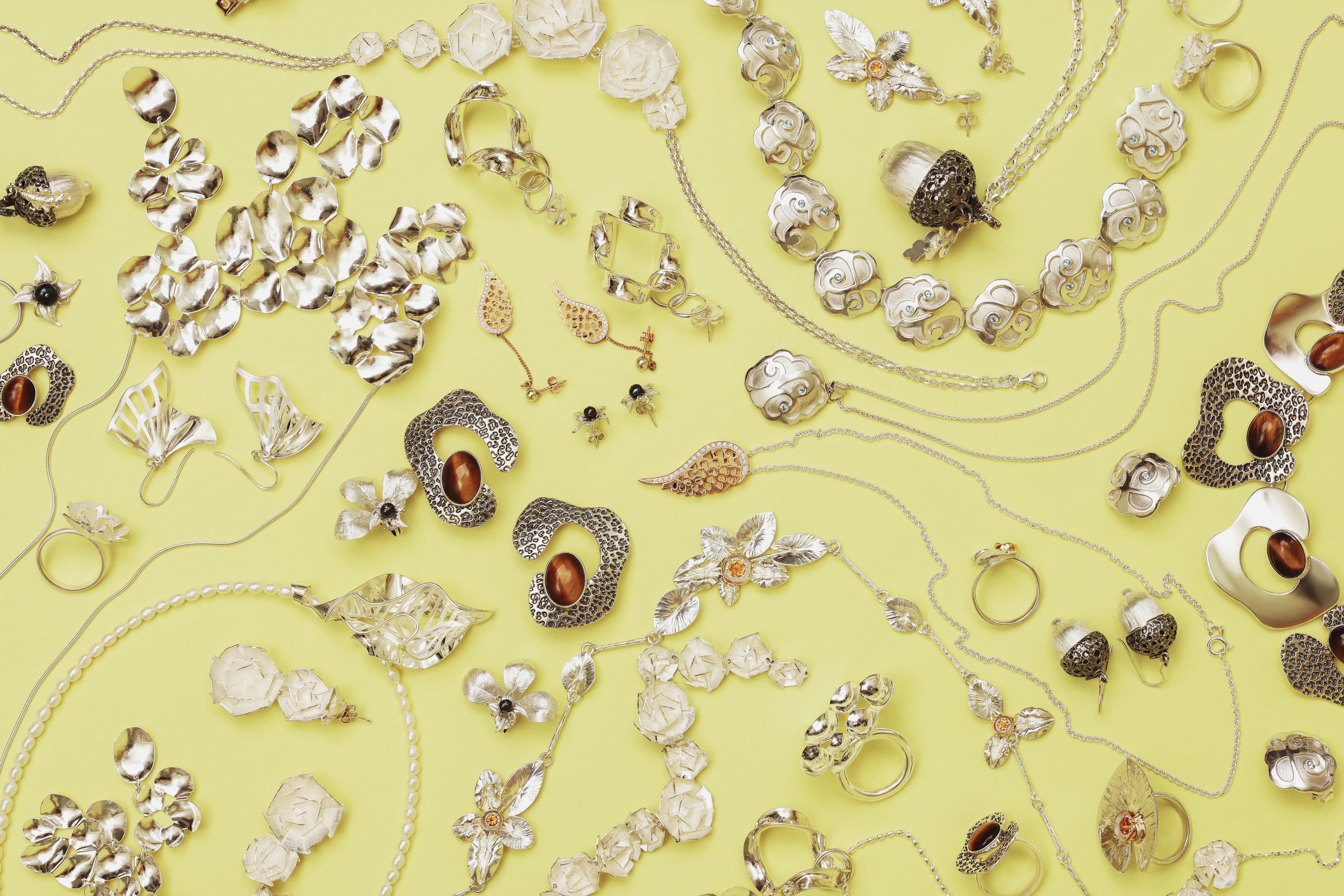 Heli Lampi Vuoden Koru 2026 - Täplät-korusarja